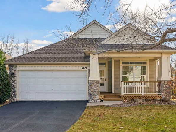 2019 Clover Ct, Chanhassen, MN 55317