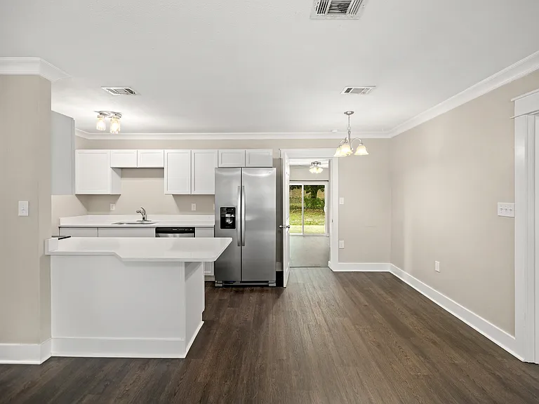200 Spencer Dr — Photo 9