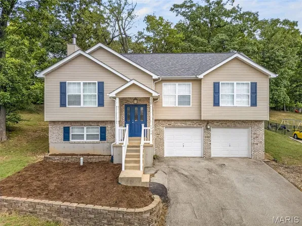 3548 Imperial Hills Dr, Imperial, MO 63052