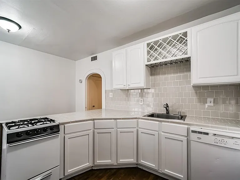 2235 Welch St — Photo 8