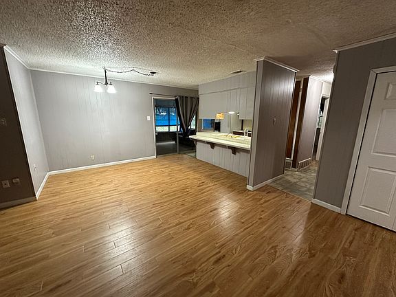 4th image of 25 Regents Park Dr