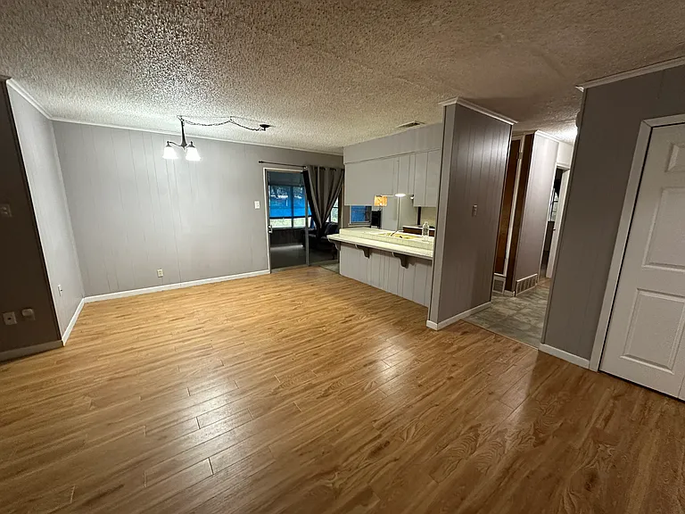 25 Regents Park Dr — Photo 4