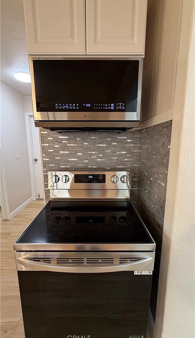 1 bed, 1.5 bath, 756 sqft, $1,450 — Photo 3
