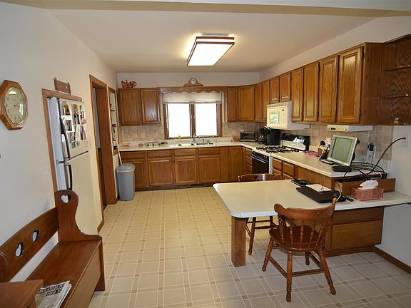 5th image of 1406 Jelinek Ave