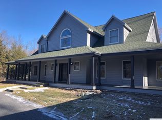 629 Harrington Dr, Austerlitz, NY 12017