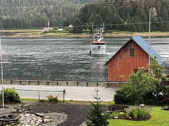 5th image of 903 Wrangell Ave