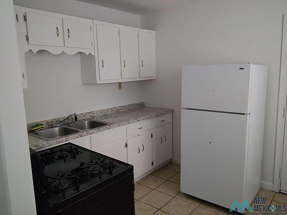 4th image of 1302 S Encanto Cir