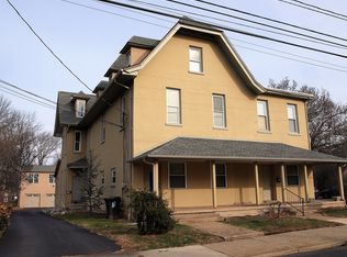 1025 W Broad St, Quakertown, PA 18951