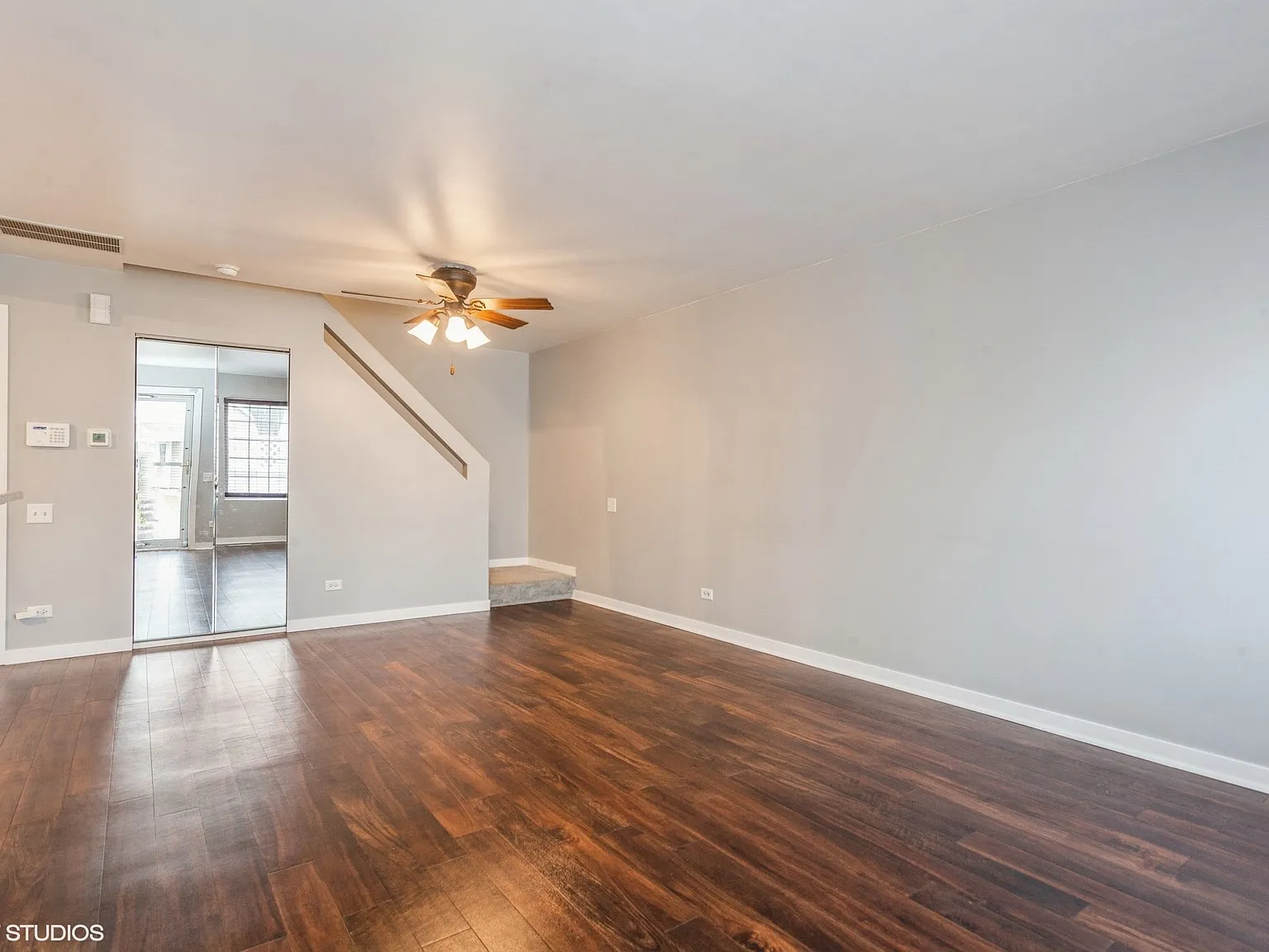 2 bed, 1.5 bath, 1052 sqft, $2,150 — Photo 3