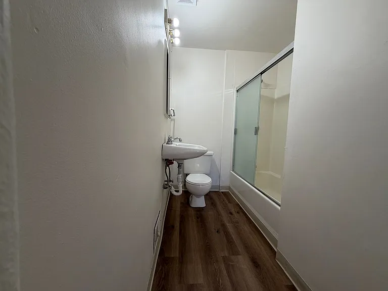 226 N Main St — Photo 15
