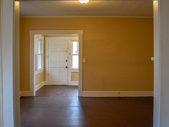 3rd image of 3634 Birchwood Ave