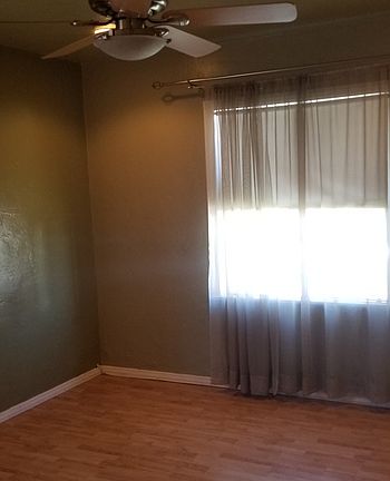3rd image of 1226 E 88th Pl