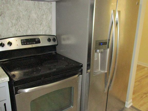 5th image of 941 Mackinaw St