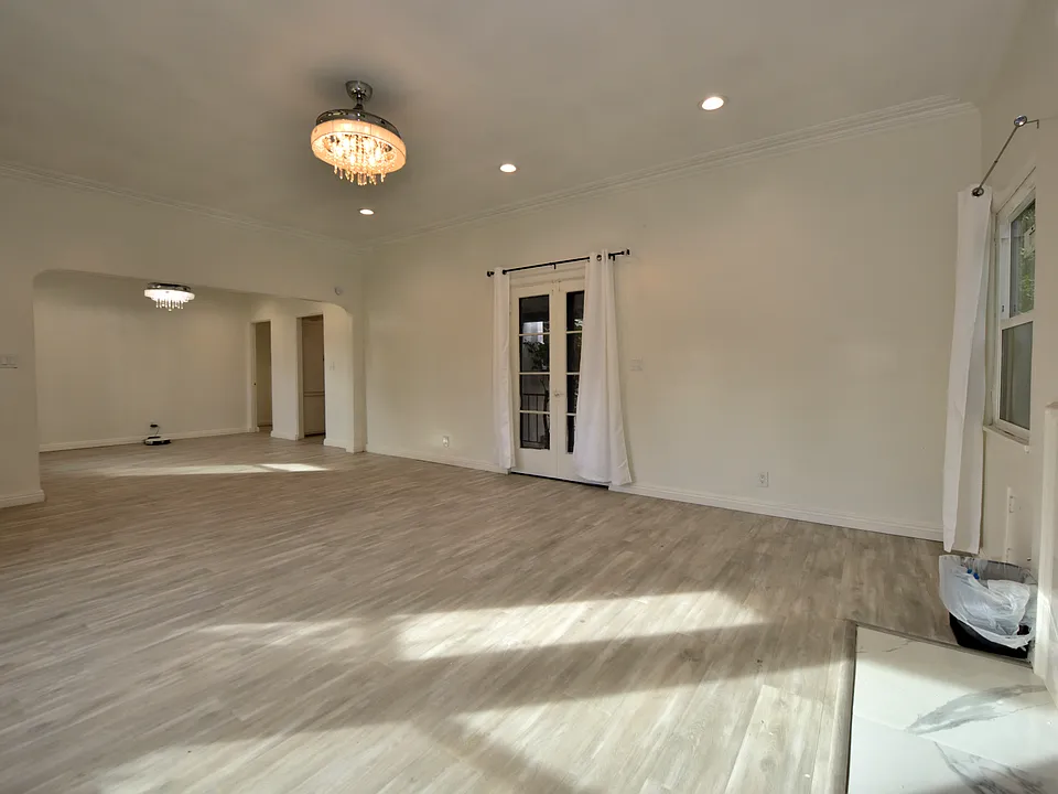 LARGE and BRIGHT 4bed+2bath house, Fully Upgraded
