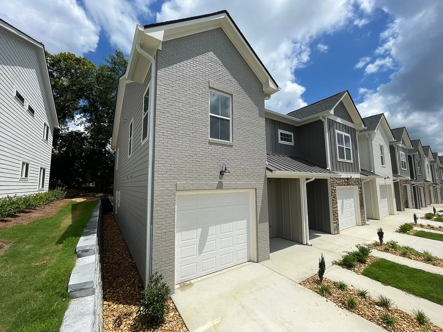 New 3/2.5 Townhouse in Downtown Rome $2,295 — Photo 3