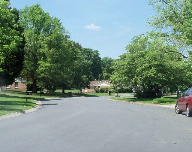 2nd image of 7314 Pawtuckett Rd