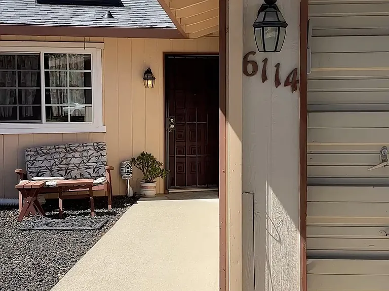 6114 Sizemore Ln — Photo 1