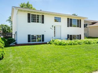 892 Village Cir E, Rochester, MN 55904