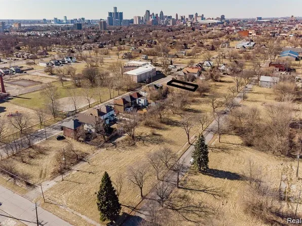 3369 Charlevoix St, Detroit, MI 48207