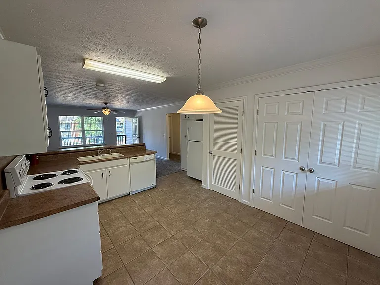 6231 Crystal Dr #B7 — Photo 7