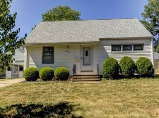 36 W Enlow Dr, Decatur, IL 62521