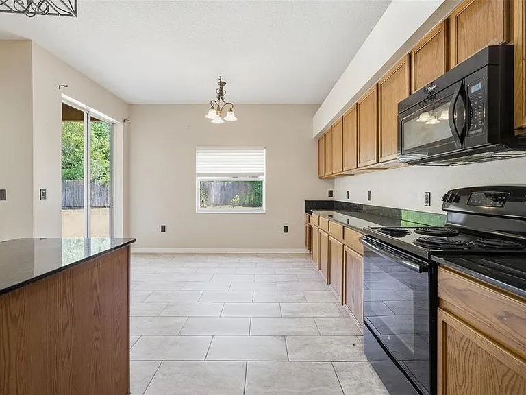 2631 Queen Alberta Dr — Photo 17