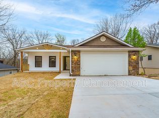 38 Lancaster Dr, Bella Vista, AR 72715