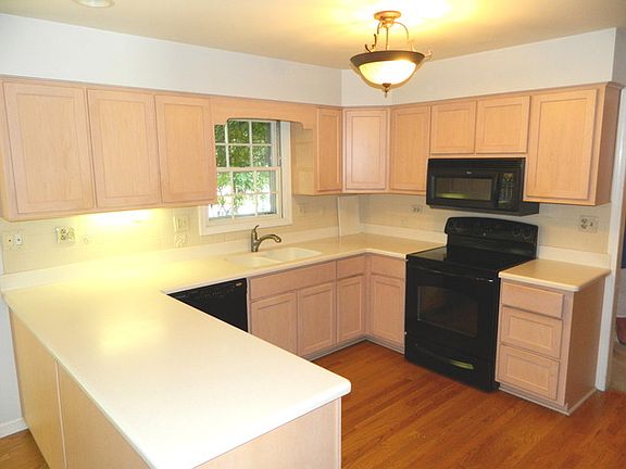 2nd image of 122 Claremont Dr