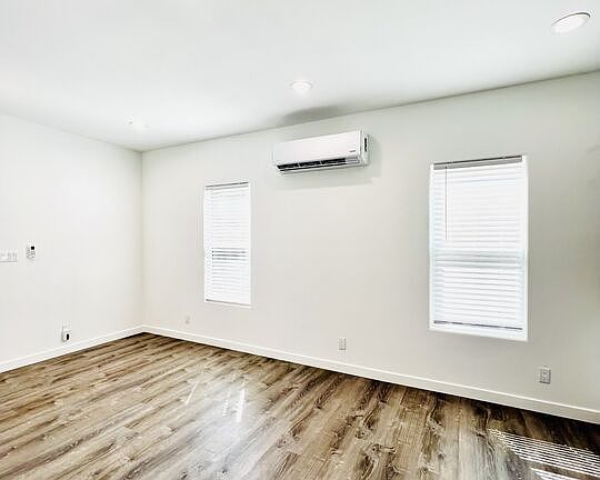 3rd image of 285 1/2 W Montecito Ave