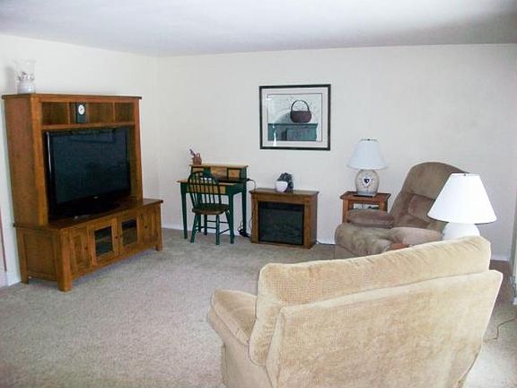 3rd image of 1620 Oak Leaf Dr