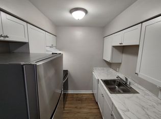 9528 4th Bay St #4, Norfolk, VA 23518