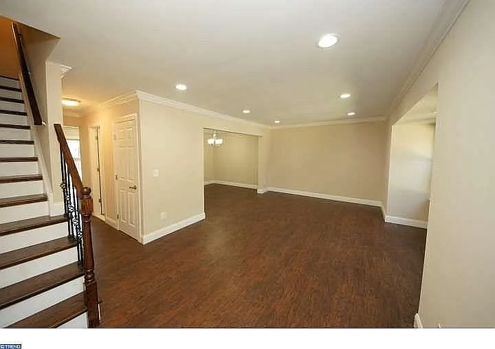 639 Twin Rivers Dr N — Photo 2