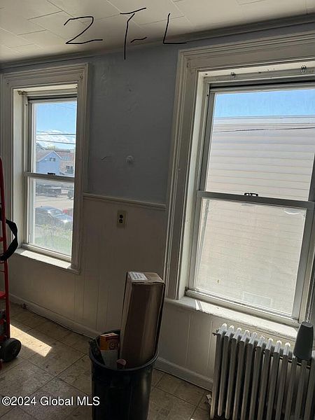 5th image of 332 Broadway