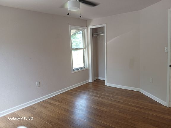 3rd image of 623 Edgar St