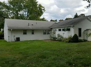 5 Van Ness Ave, Pompton Plains, NJ 07444