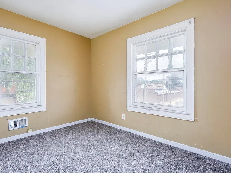 5421 Toledo St — Photo 25