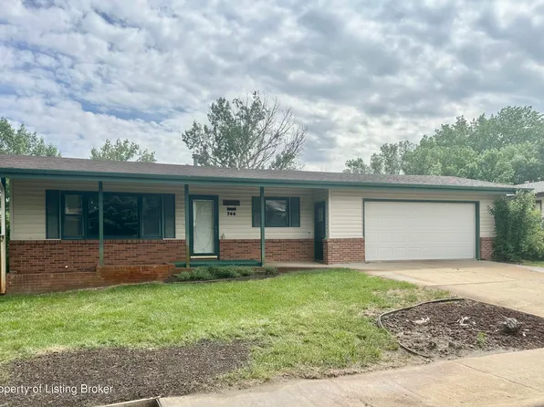 746 13th St W, Dickinson, ND 58601