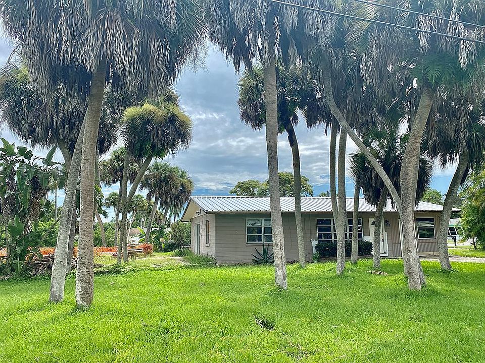 1st image of 115 Myakka Dr