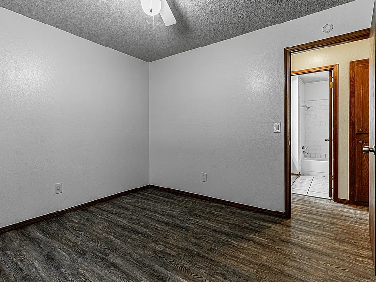 3808 Oakcliff Dr — Photo 17
