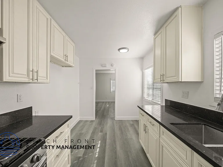 249-251 W Pomona Blvd — Photo 18