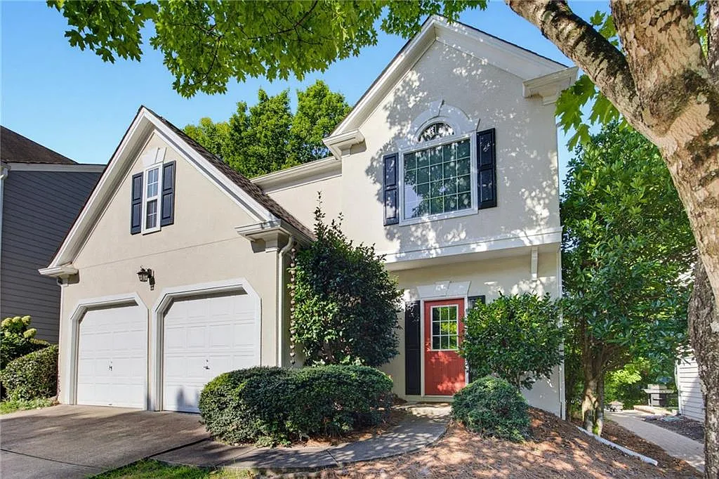 3 bed, 2.5 bath, 2004 sqft, $2,950 — Photo 1