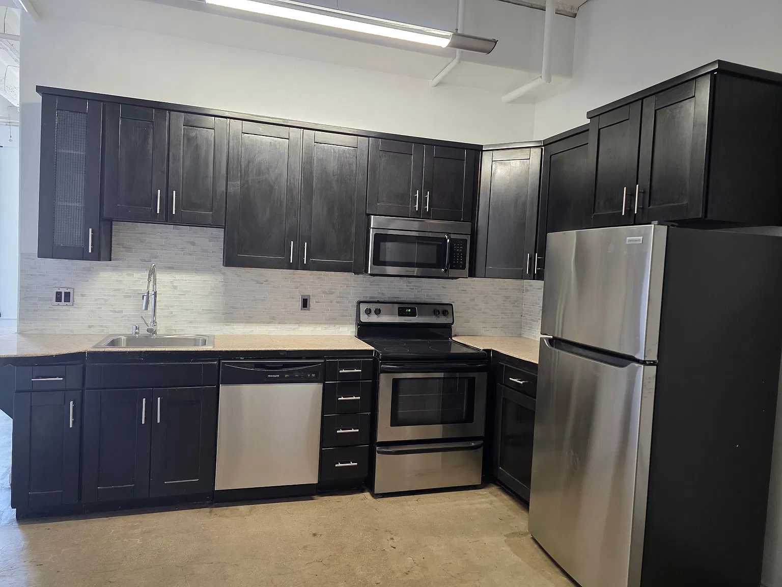 1 bed, 820 sqft, $2,000 — Photo 1