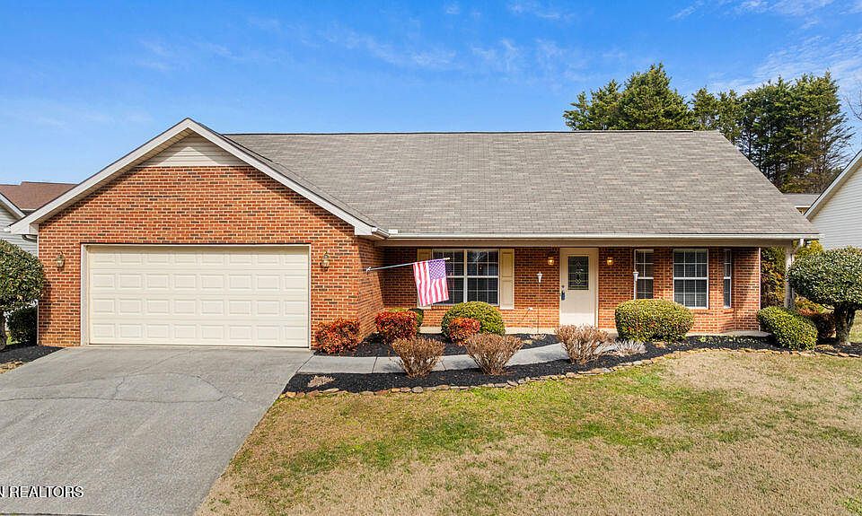 1st image of 1035 Willow Creek Cir