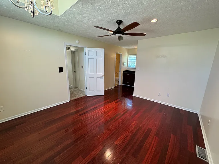 3315 Oak Tree Dr S — Photo 21