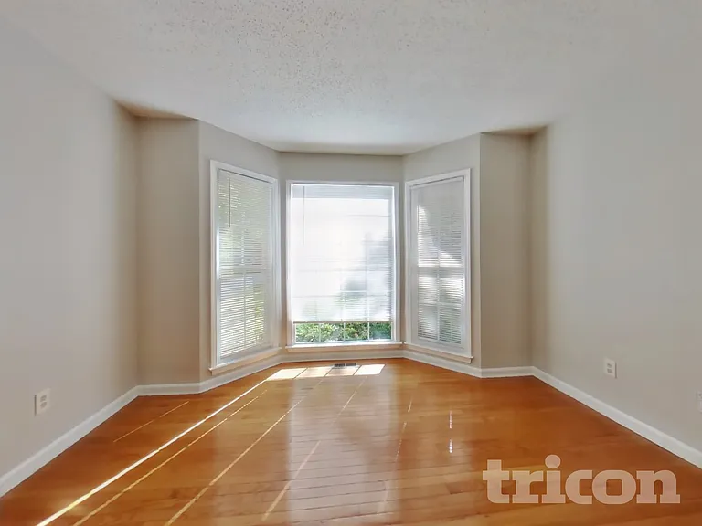 85 Elizabeth Pl — Photo 7