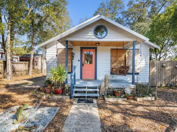 1518 Eastward Dr, Gulfport, MS 39501