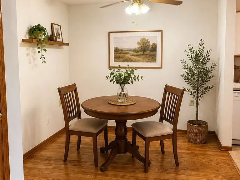 Windsor Pond Apartments — Photo 5