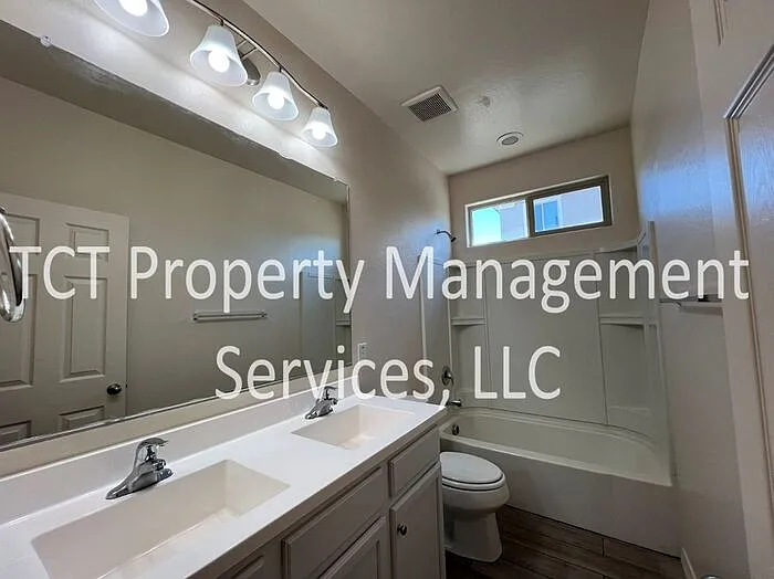 3 bed, 2.0 bath, 1607 sqft, $1,950 — Photo 4