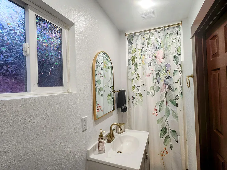 616 W Chapman Ave — Photo 24