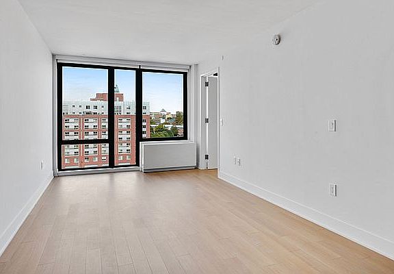 3rd image of 662 Pacific St #6C